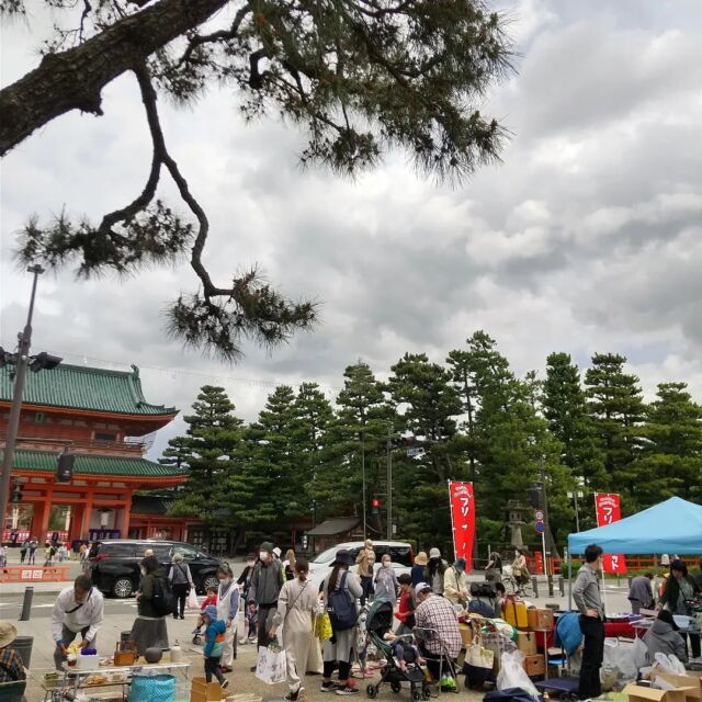 #岡崎フリーマーケット開催中
15時30分まで！次回5/20(土)5/28(日)！
#古着
#フィギュア
#着物
#兜
#kimono